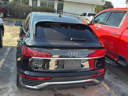 2022 Audi Q5 45 S line Premium Plus