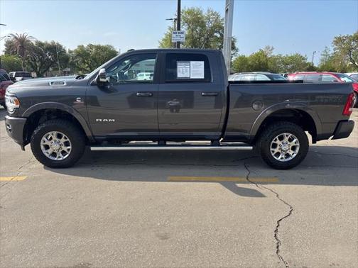 2020 RAM 3500 Laramie Crew Cab 4x4 6'4' Box