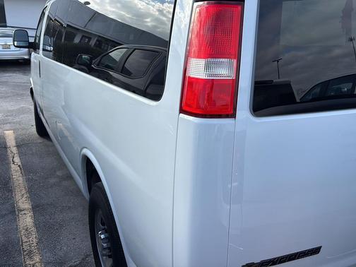 2025 Chevrolet Express 3500 RWD 3500 Extended Wheelbase LT