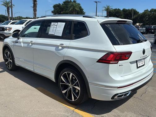 2024 Volkswagen Tiguan 2.0T SEL R-Line 4MOTION