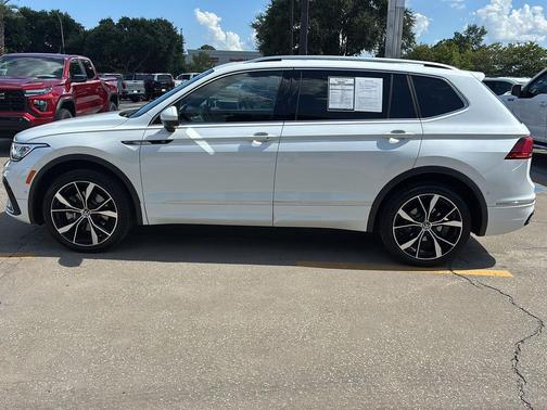 2024 Volkswagen Tiguan 2.0T SEL R-Line 4MOTION