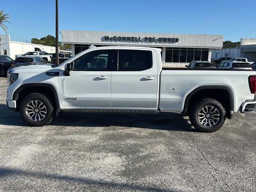 Summit White 2023 GMC Sierra 1500 AT4