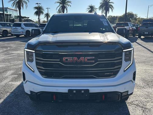Summit White 2023 GMC Sierra 1500 AT4