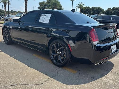 2022 Chrysler 300 S
