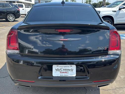 2022 Chrysler 300 S