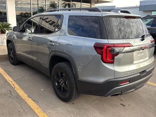 2023 GMC Acadia AWD AT4