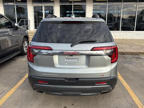 2023 GMC Acadia AWD AT4
