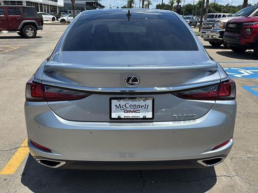 2025 Lexus ES 350 Ultra Luxury