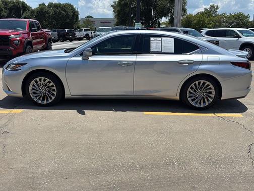 2025 Lexus ES 350 Ultra Luxury