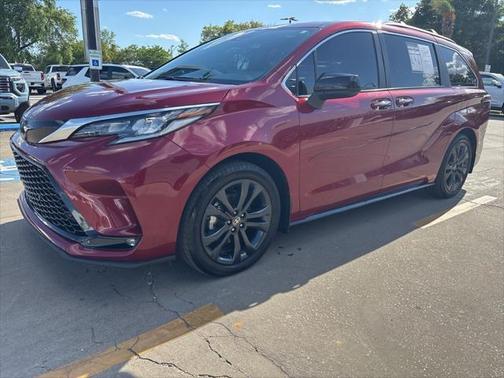 2022 Toyota Sienna XSE 7 Passenger