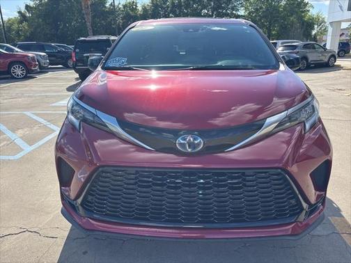 2022 Toyota Sienna XSE 7 Passenger