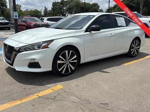 2022 Nissan Altima SR FWD