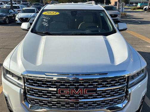 2023 GMC Acadia Denali