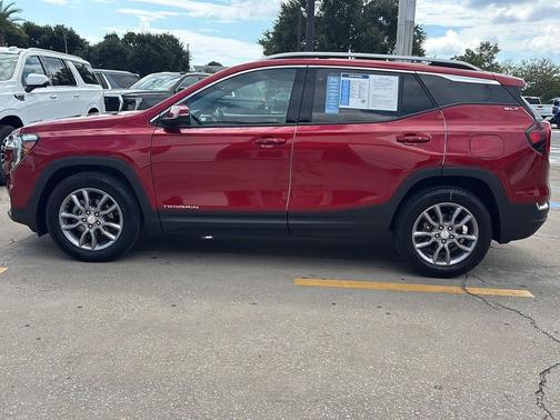 2023 GMC Terrain SLT