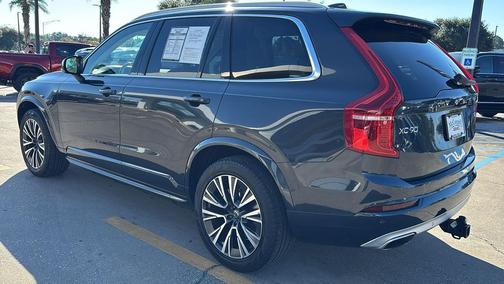 2021 Volvo XC90 T6 Momentum