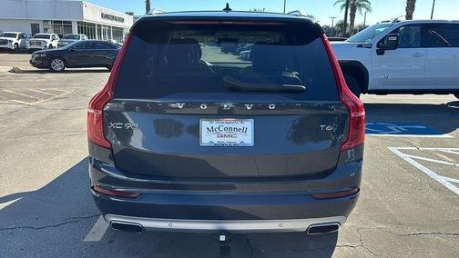 2021 Volvo XC90 T6 Momentum
