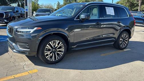 2021 Volvo XC90 T6 Momentum