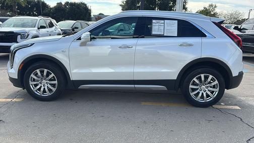 2023 Cadillac XT4 Premium Luxury