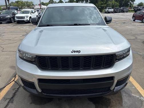 2022 Jeep Grand Cherokee L Altitude