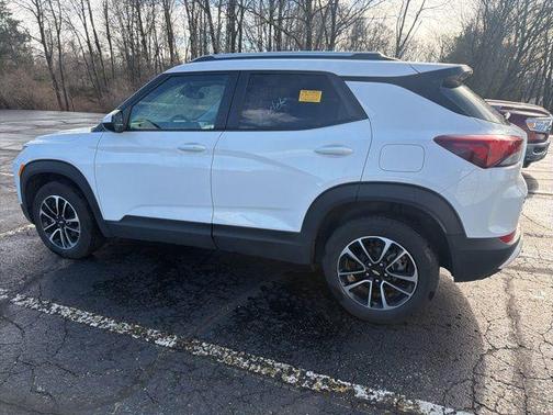 Summit White 2025 Chevrolet Trailblazer LT