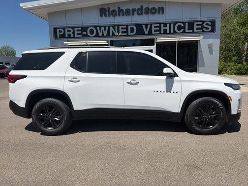 White 2023 Chevrolet Traverse LT Leather