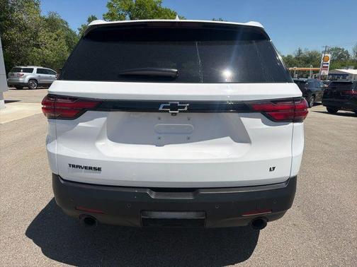 White 2023 Chevrolet Traverse LT Leather