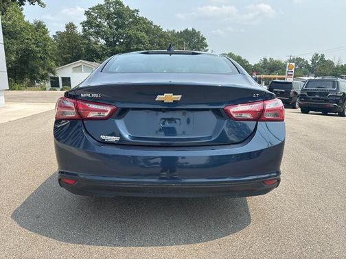 2022 Chevrolet Malibu FWD LT