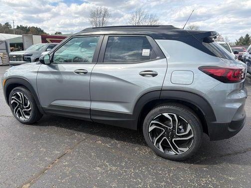 Sterling Gray Metallic 2026 Chevrolet Trailblazer RS