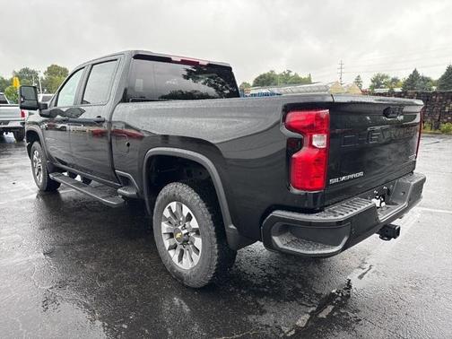 2026 Chevrolet Silverado 2500 Custom