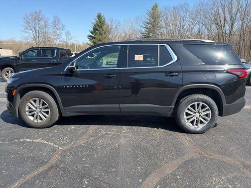 Mosaic Black Metallic 2023 Chevrolet Traverse LT Cloth