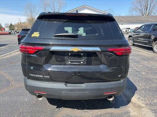 Mosaic Black Metallic 2023 Chevrolet Traverse LT Cloth