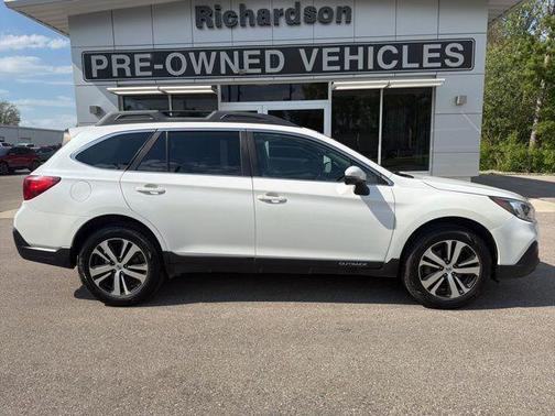 Crystal White Pearl 2018 Subaru Outback 2.5i Limited