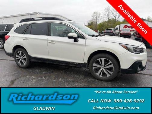 Crystal White Pearl 2018 Subaru Outback 2.5i Limited
