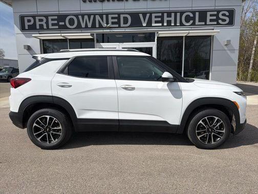 Summit White 2025 Chevrolet Trailblazer LT