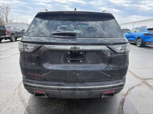 Mosaic Black Metallic 2021 Chevrolet Traverse Premier