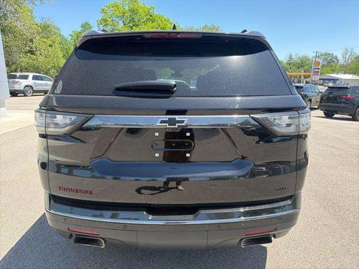 Mosaic Black Metallic 2021 Chevrolet Traverse Premier
