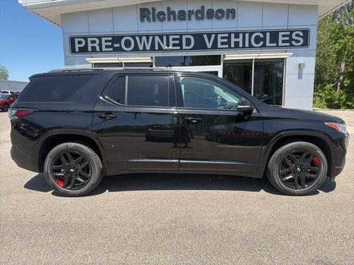 Mosaic Black Metallic 2021 Chevrolet Traverse Premier