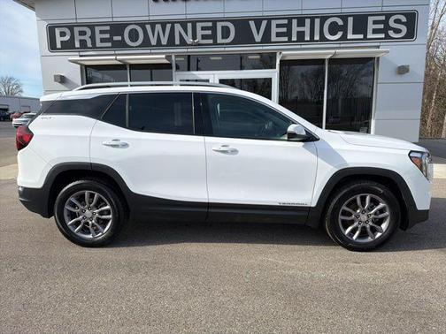 Summit White 2024 GMC Terrain SLT