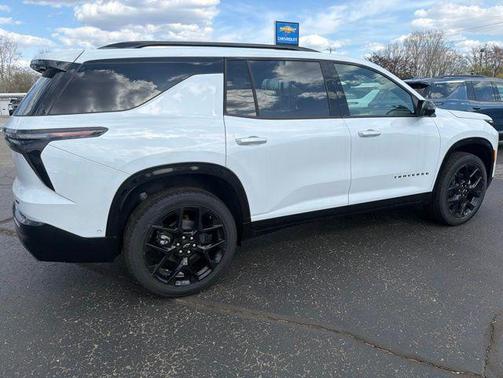 Polar White Tricoat 2026 Chevrolet Traverse RS