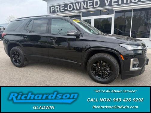 Mosaic Black Metallic 2023 Chevrolet Traverse LT Cloth