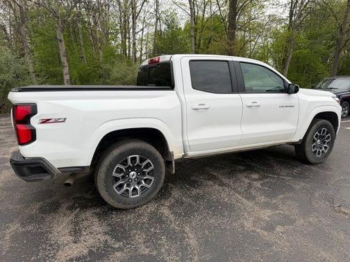 Summit White 2023 Chevrolet Colorado Z71