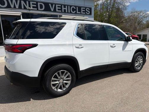 Summit White 2023 Chevrolet Traverse LT Cloth