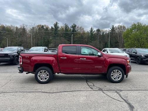 Red 2018 GMC Canyon SLT