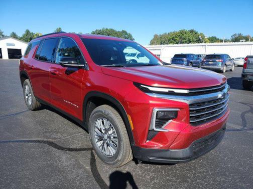 Radiant Red Tintcoat 2027 Chevrolet Traverse LT