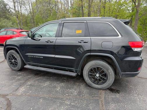 Diamond Black Crystal Pearlcoat 2019 Jeep Grand Cherokee Laredo