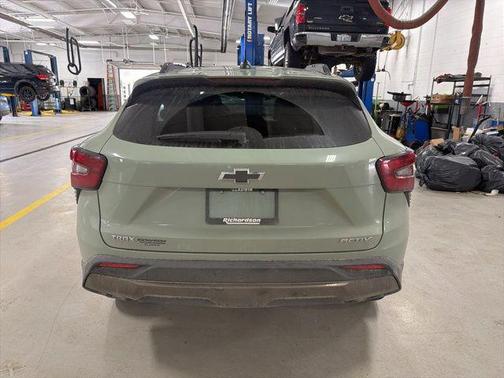 Cacti Green 2025 Chevrolet Trax FWD ACTIV