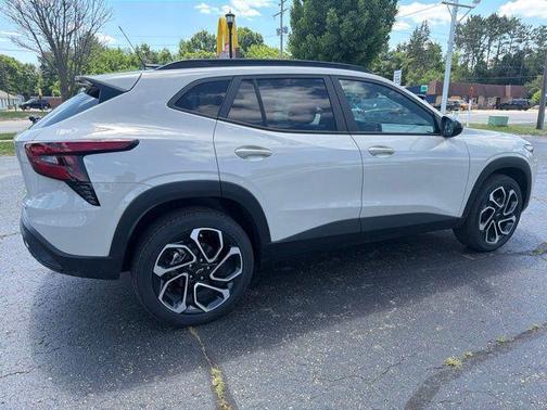 White Sands 2026 Chevrolet Trax 2RS