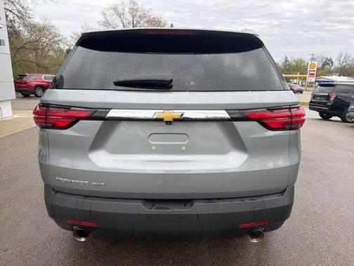Sterling Gray Metallic 2023 Chevrolet Traverse LS
