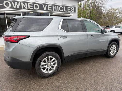 Sterling Gray Metallic 2023 Chevrolet Traverse LS