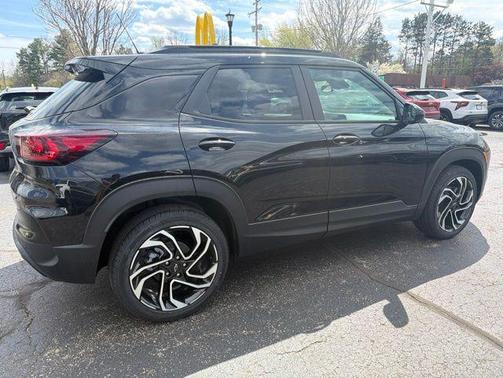 Black Metallic 2026 Chevrolet Trailblazer RS